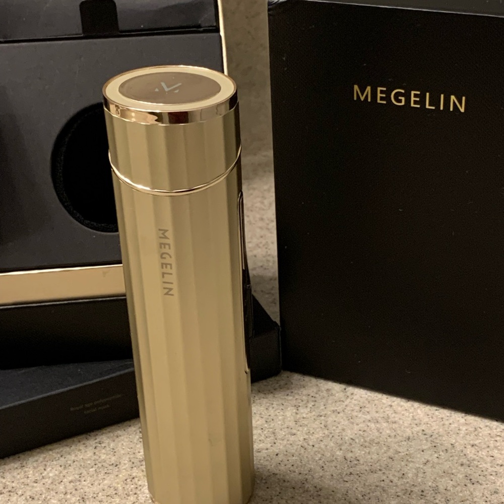 Megelin V1 wireless facial RF anti aging device